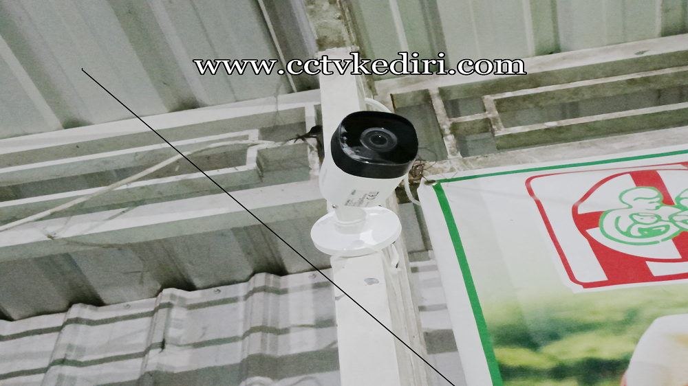 <p>Pemasangan kamera CCTV sangat bermanfaat untuk anda kamera dapat memberikan dampak positif bagi lingkungan dan orang-orang yang berada disekitar karena kamera dapat menghasilkan rekaman akurat maka dari itu jika ada yang ingin berbuat jahat tidak akan melakukan berbuatan tersebut karena lingkungan atau tempat tersebut telah diawasi kamera pengintai setiap hari.</p>